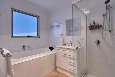 Esperance Landing - Accommodation Broadbeach 2