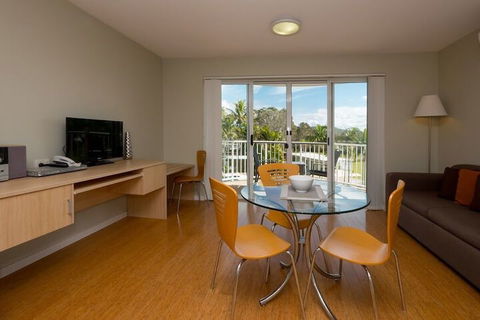 Cabarita Lake Apartments - Accommodation Broadbeach 3