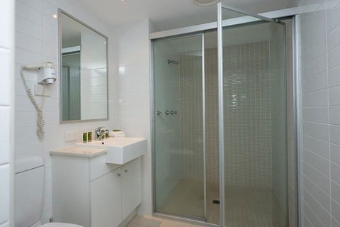 Cabarita Lake Apartments - Accommodation Broadbeach 6