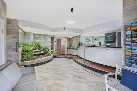 Beachside Resort - Kawana Waters - Accommodation Broadbeach 4