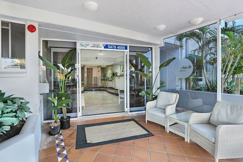 Beachside Resort - Kawana Waters - Accommodation Broadbeach 0