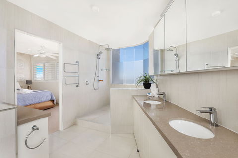 Beachside Resort - Kawana Waters - Accommodation Broadbeach 6