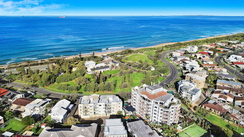 Beachside Resort - Kawana Waters - Accommodation Broadbeach 2