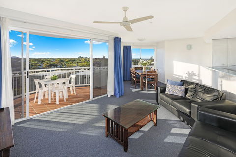 Beachside Resort - Kawana Waters - Accommodation Broadbeach 5