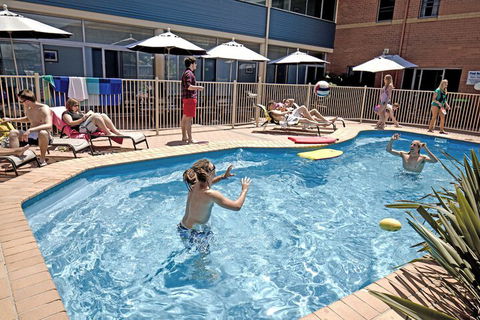 Coffs Harbour YHA Hostel / Backpackers - Accommodation Broadbeach 3