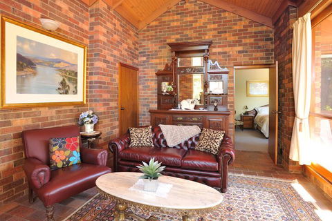 Langbrook Estate Cottages - Accommodation Broadbeach 5