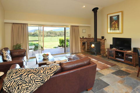 Langbrook Estate Cottages - Accommodation Broadbeach 4