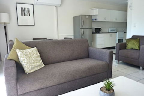 Jadran Motel & El Jays Holiday Lodge - Accommodation Broadbeach 0