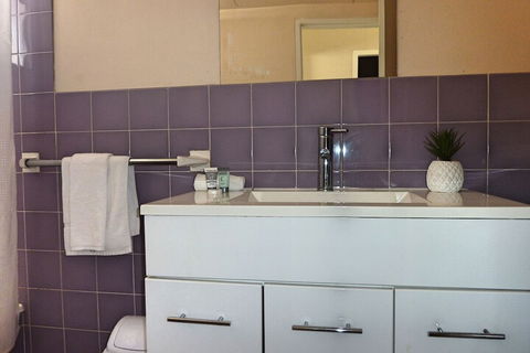 Jadran Motel & El Jays Holiday Lodge - Accommodation Broadbeach 4