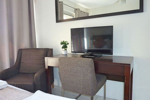 Jadran Motel & El Jays Holiday Lodge - Accommodation Broadbeach 6