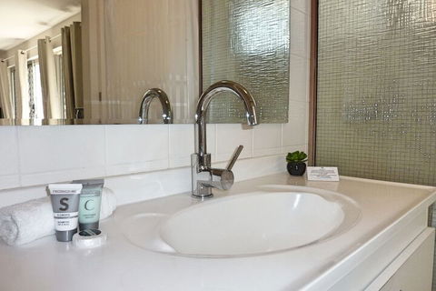 Jadran Motel & El Jays Holiday Lodge - Accommodation Broadbeach 7