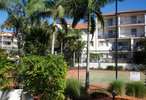 Blue Water Bay Luxury Villas - Accommodation Broadbeach 1