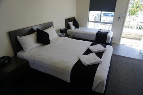 Dooleys Springsure Tavern And Motel - Accommodation Broadbeach 6