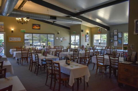 Dooleys Springsure Tavern And Motel - Accommodation Broadbeach 3