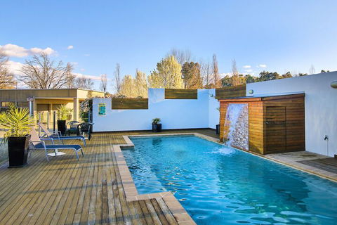 Motel On Alpine - Accommodation Broadbeach 2