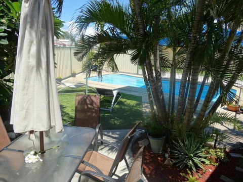 The Pearly Shell Motel - Accommodation Broadbeach 2