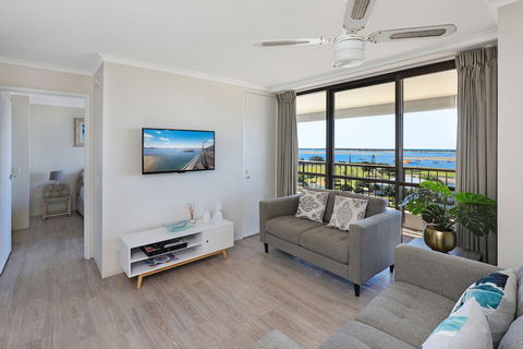 Palmerston Tower Holiday Apartments - Accommodation Broadbeach 2