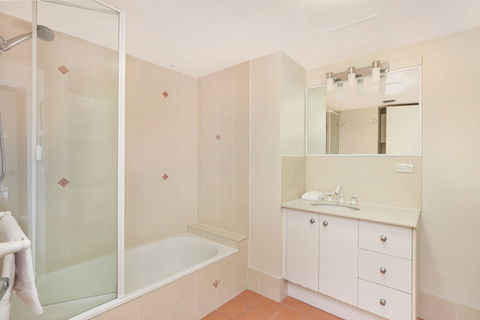 Palmerston Tower Holiday Apartments - Accommodation Broadbeach 1
