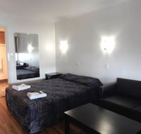 Jolly Collier Hotel Motel - Accommodation Broadbeach