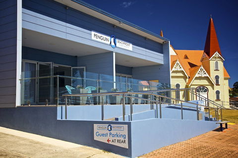 Penguin Beachfront Apartments - Accommodation Broadbeach 0