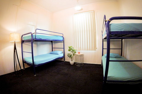Banana Bender Backpackers - Accommodation Broadbeach 5