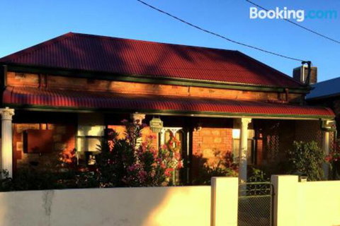 A Miners Rest - Accommodation Broadbeach 6