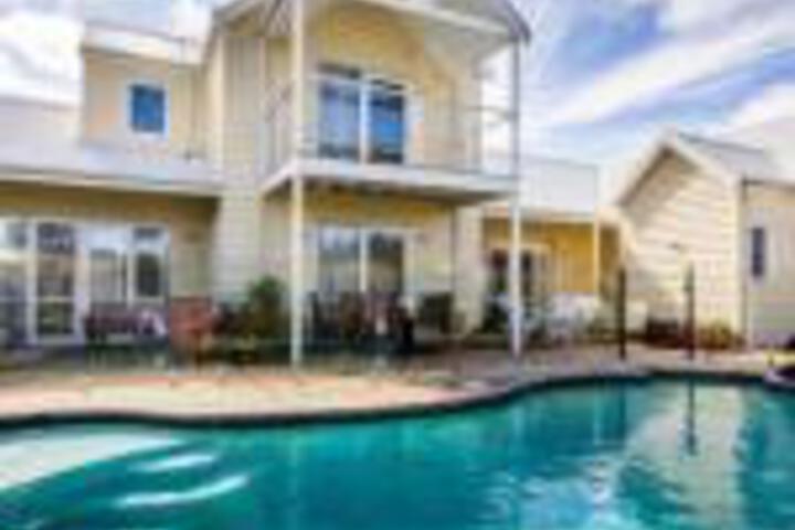 Aspendale VIC Accommodation Broadbeach