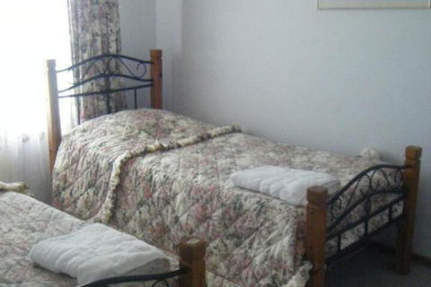 Catania Cottage & Farmhouse - Accommodation Broadbeach 4