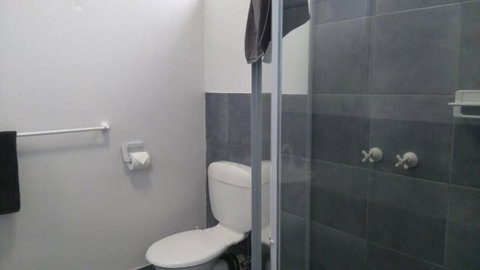 Colac Central Hotel-Motel - Accommodation Broadbeach 2