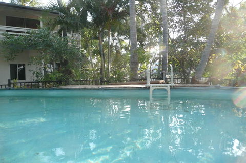 Beachside Holiday Units - Accommodation Broadbeach 2