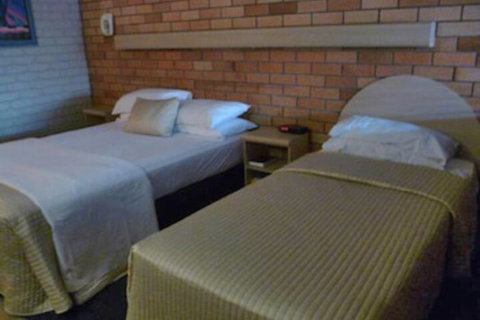 Castle Motor Lodge - Accommodation Broadbeach 7