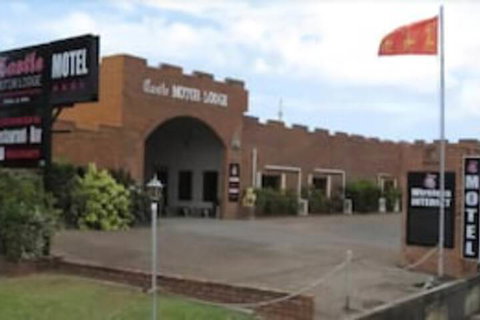 Castle Motor Lodge - Accommodation Broadbeach 0