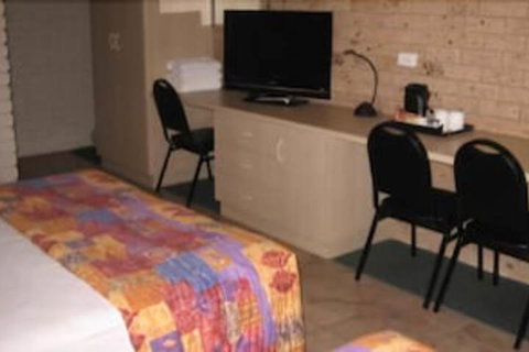 Castle Motor Lodge - Accommodation Broadbeach 6