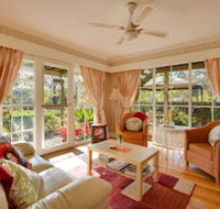 The Heart of Emerald Bed  Breakfast - Accommodation Broadbeach