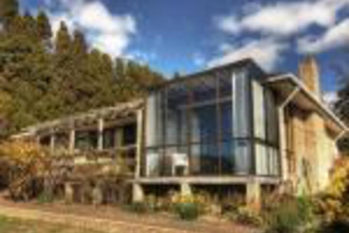 Austins Ferry TAS Accommodation Broadbeach