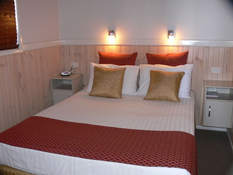 Tropical Beach Caravan Park - Accommodation Broadbeach 6