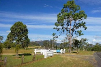Barrington Hideaway- River Cottages - Accommodation Broadbeach 0