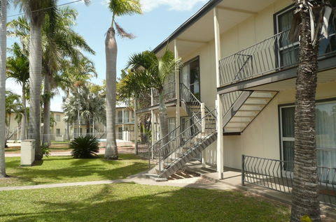 Ocean Breeze Units - Accommodation Broadbeach 0