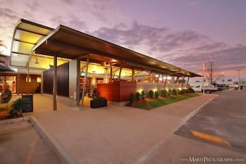 Morayfield Tavern & Motel - Accommodation Broadbeach 1