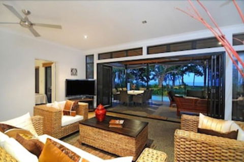 Bramston On The Beach - Accommodation Broadbeach 5
