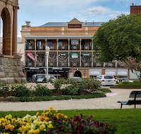 Bathurst Royal Apartments - Accommodation Broadbeach