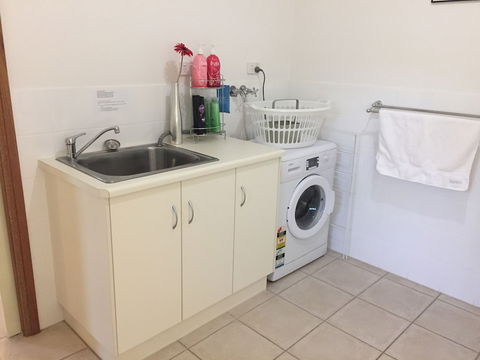 Clarevale Cottage B&B - Accommodation Broadbeach 1