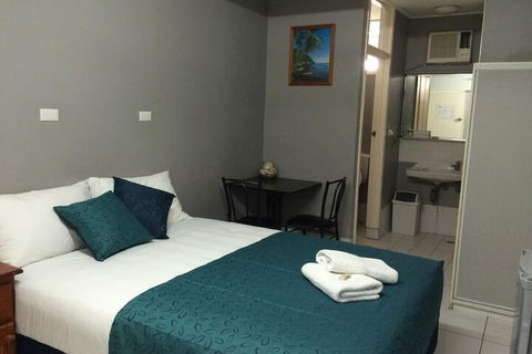 Original North Australian - Accommodation Broadbeach 4