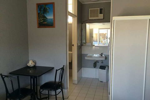 Original North Australian - Accommodation Broadbeach 5