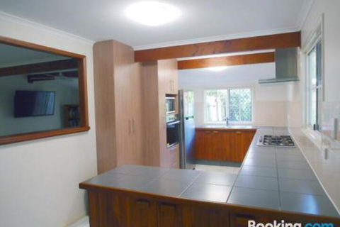 Wyndham Lodge - Accommodation Broadbeach 2