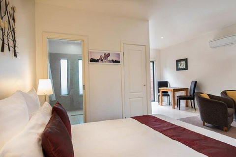 Balconies Dolphincove - Accommodation Broadbeach 3