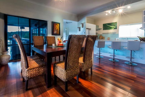 The Mountain View Retreat - Accommodation Broadbeach 6