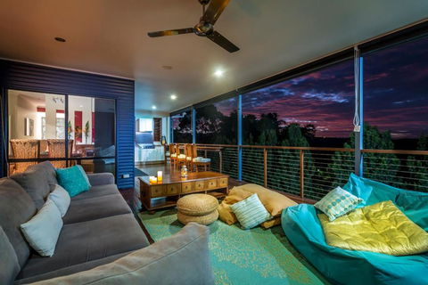 The Mountain View Retreat - Accommodation Broadbeach 4