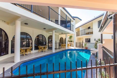 Villa Capri - Accommodation Broadbeach 3