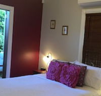 Swan Inn Bed  Breakfast - Accommodation Broadbeach